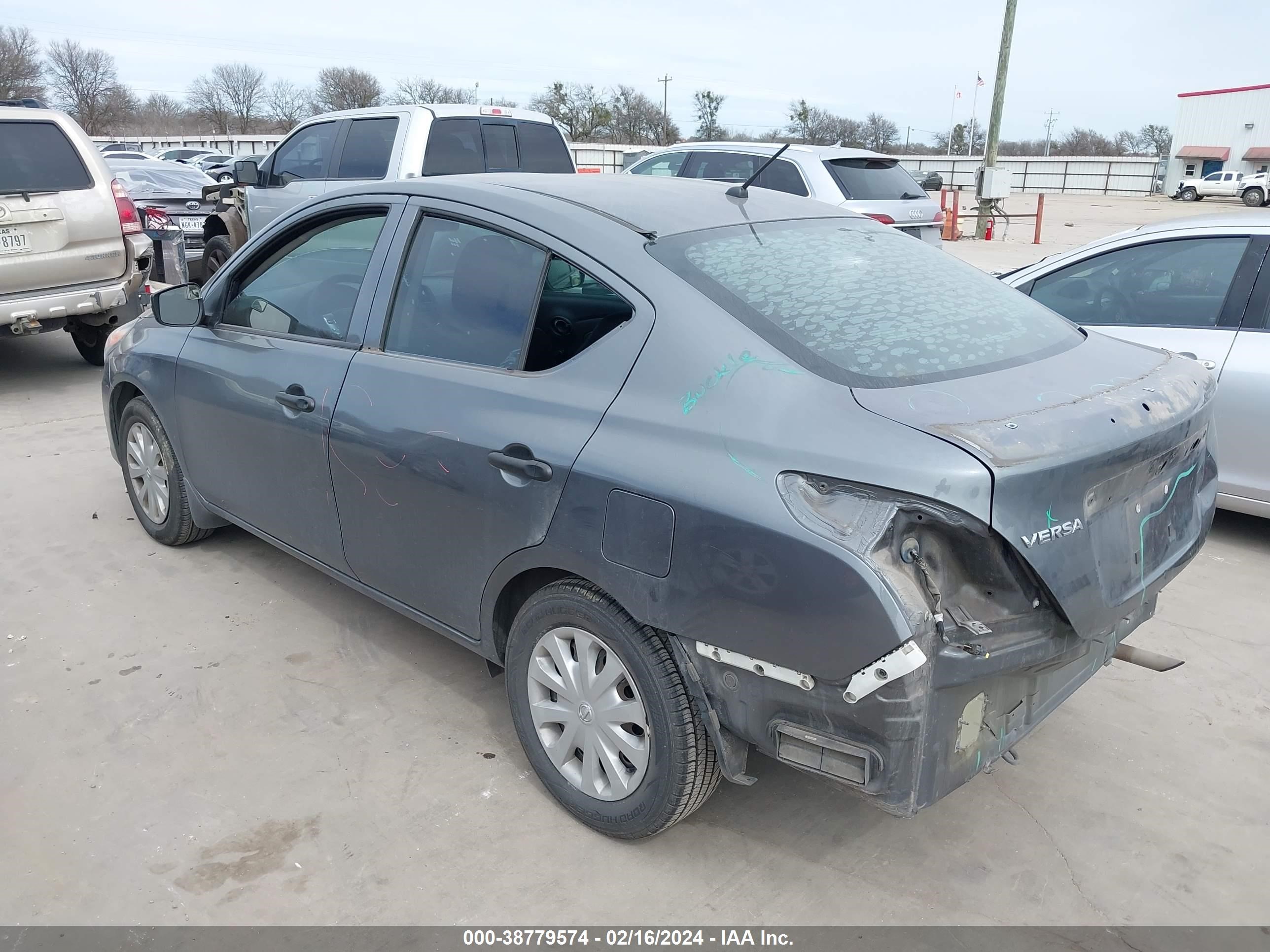 Photo 2 VIN: 3N1CN7AP9JL810480 - TOYOTA CAMRY 