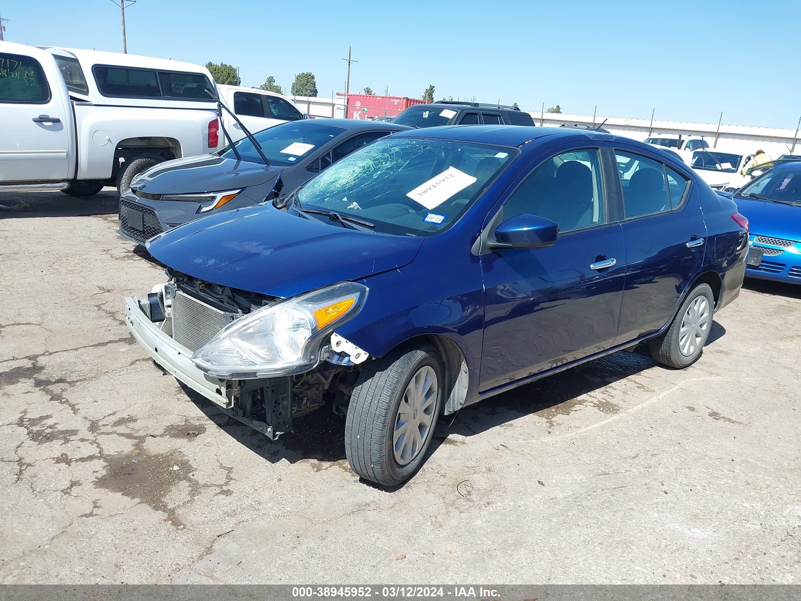 Photo 1 VIN: 3N1CN7AP9JL811533 - NISSAN VERSA 