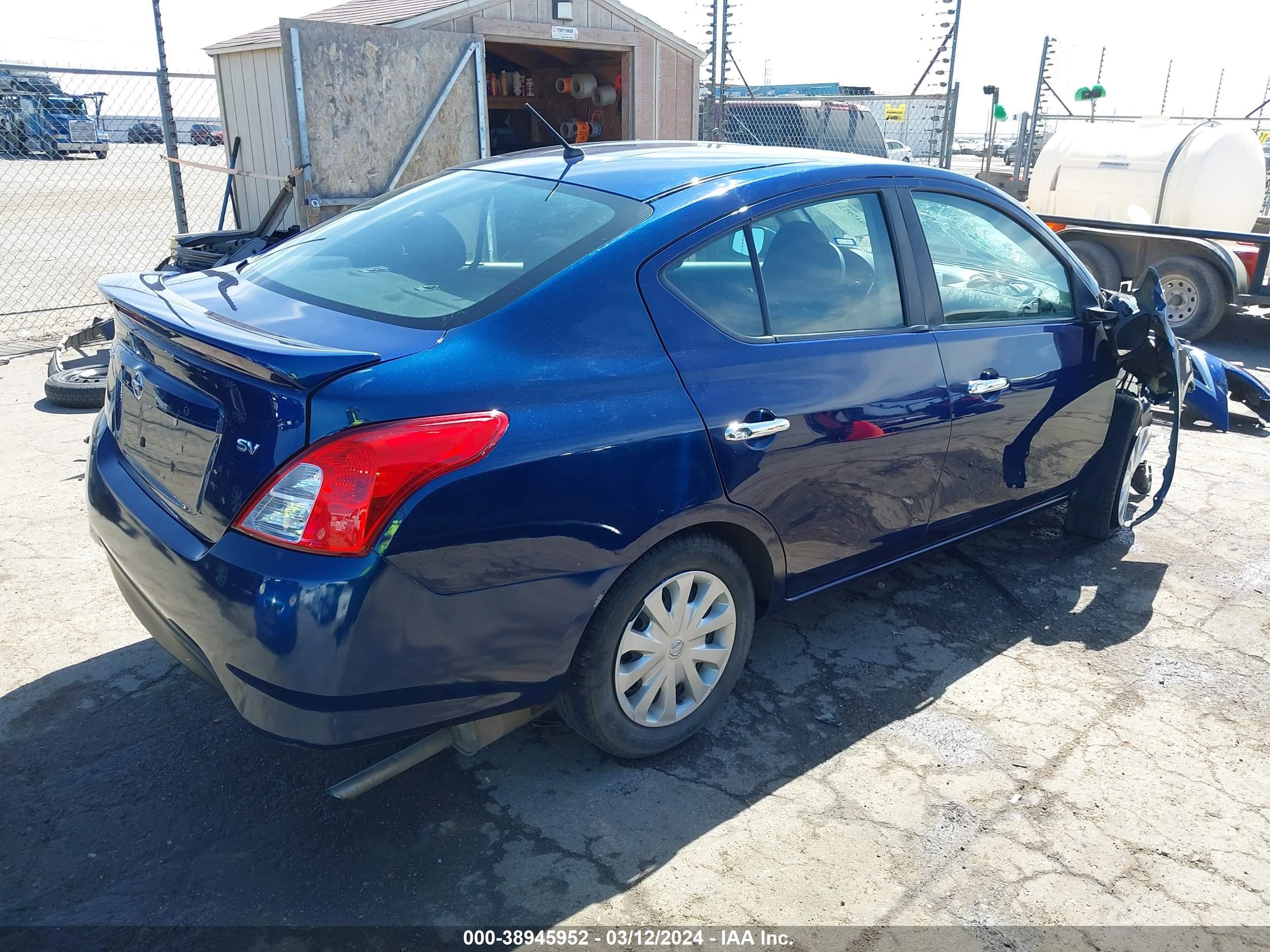 Photo 3 VIN: 3N1CN7AP9JL811533 - NISSAN VERSA 