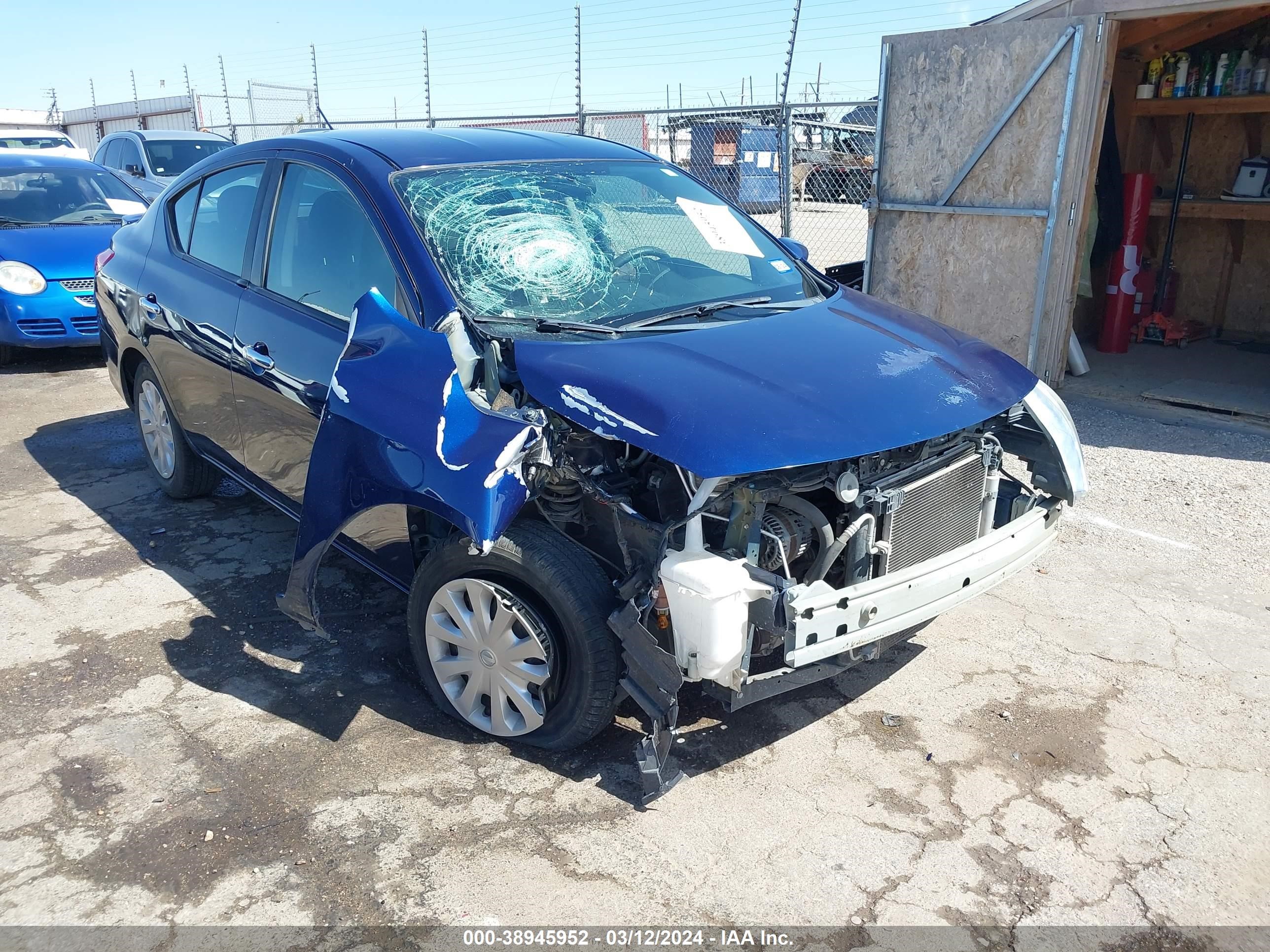 Photo 5 VIN: 3N1CN7AP9JL811533 - NISSAN VERSA 