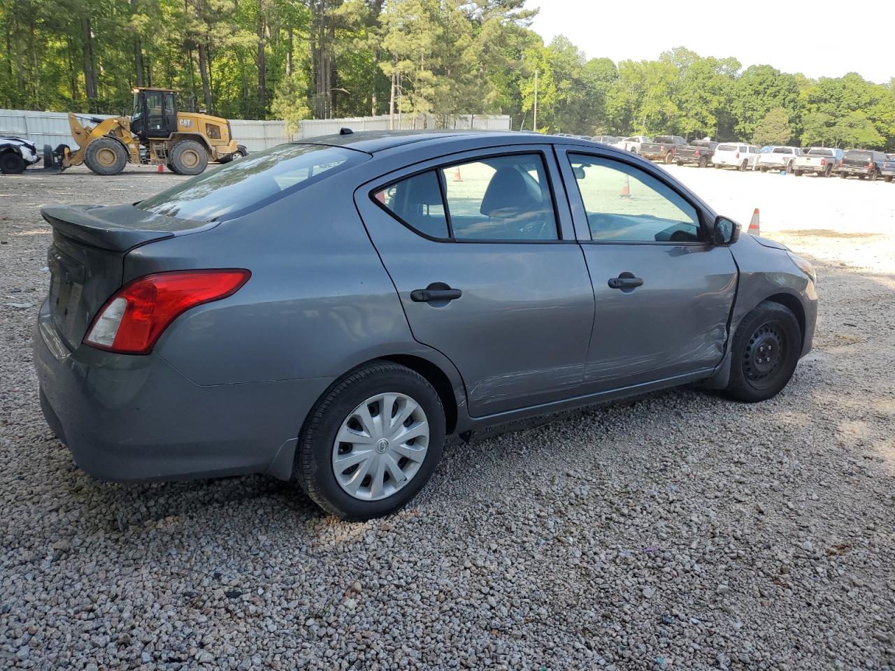 Photo 2 VIN: 3N1CN7AP9JL818451 - NISSAN VERSA 