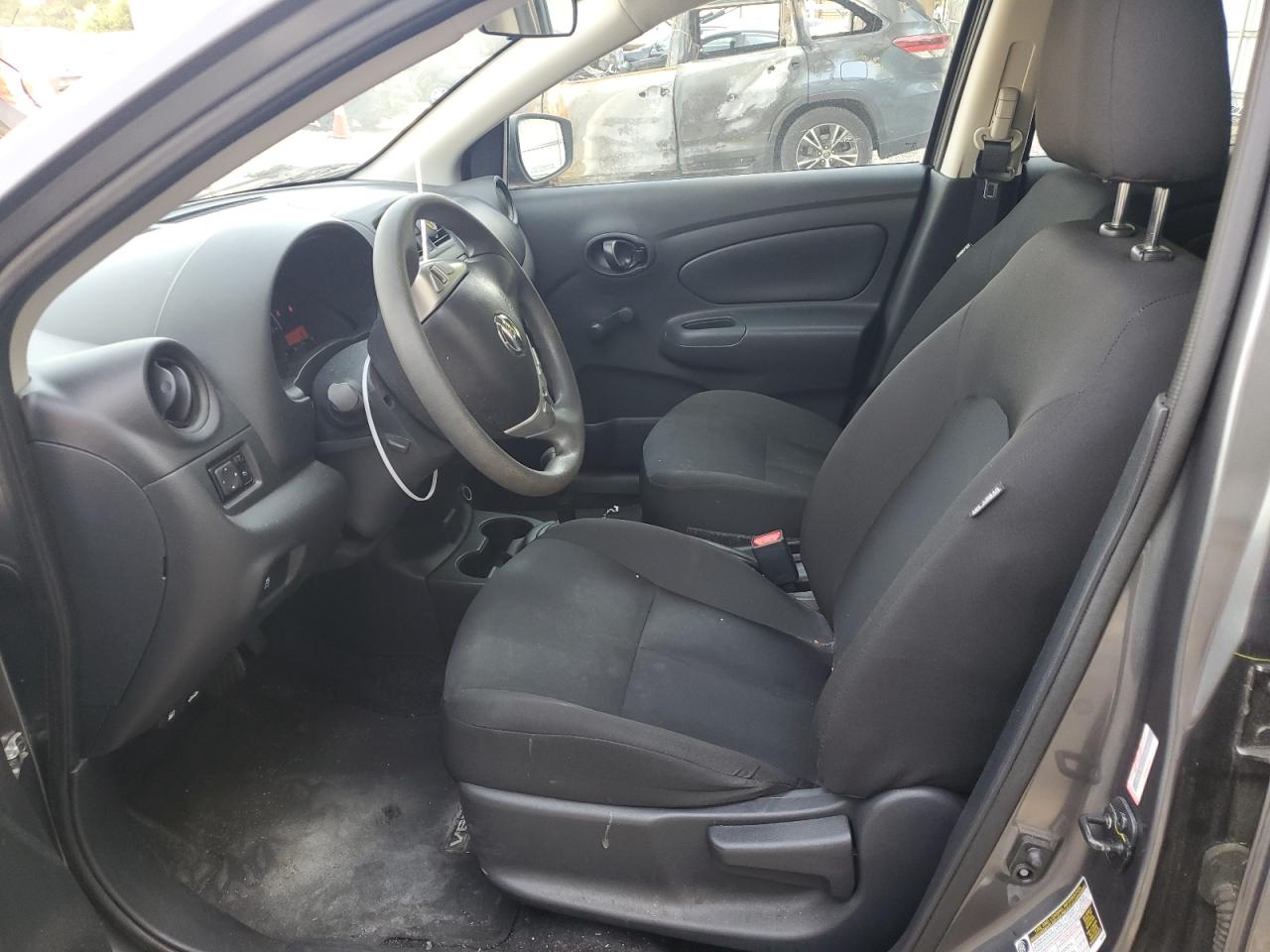 Photo 6 VIN: 3N1CN7AP9JL818451 - NISSAN VERSA 