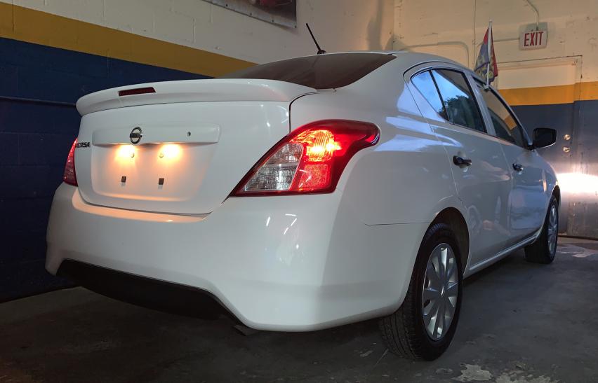 Photo 3 VIN: 3N1CN7AP9JL824363 - NISSAN VERSA S 