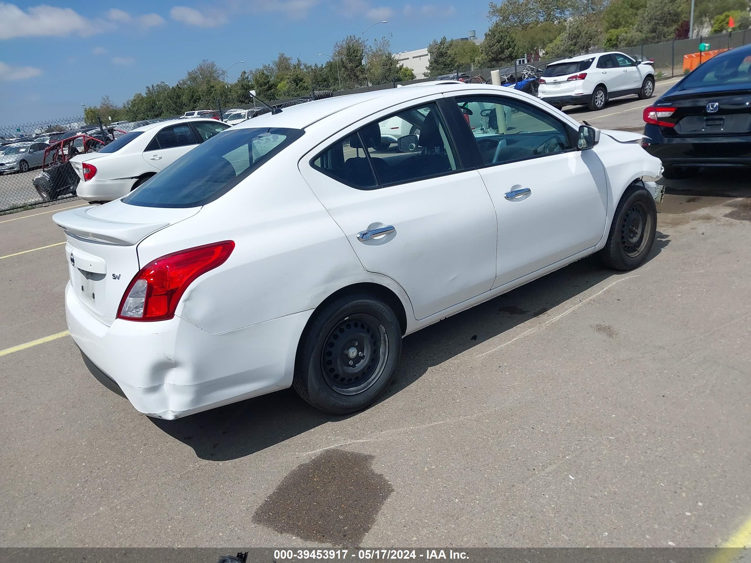 Photo 3 VIN: 3N1CN7AP9JL845973 - NISSAN VERSA 