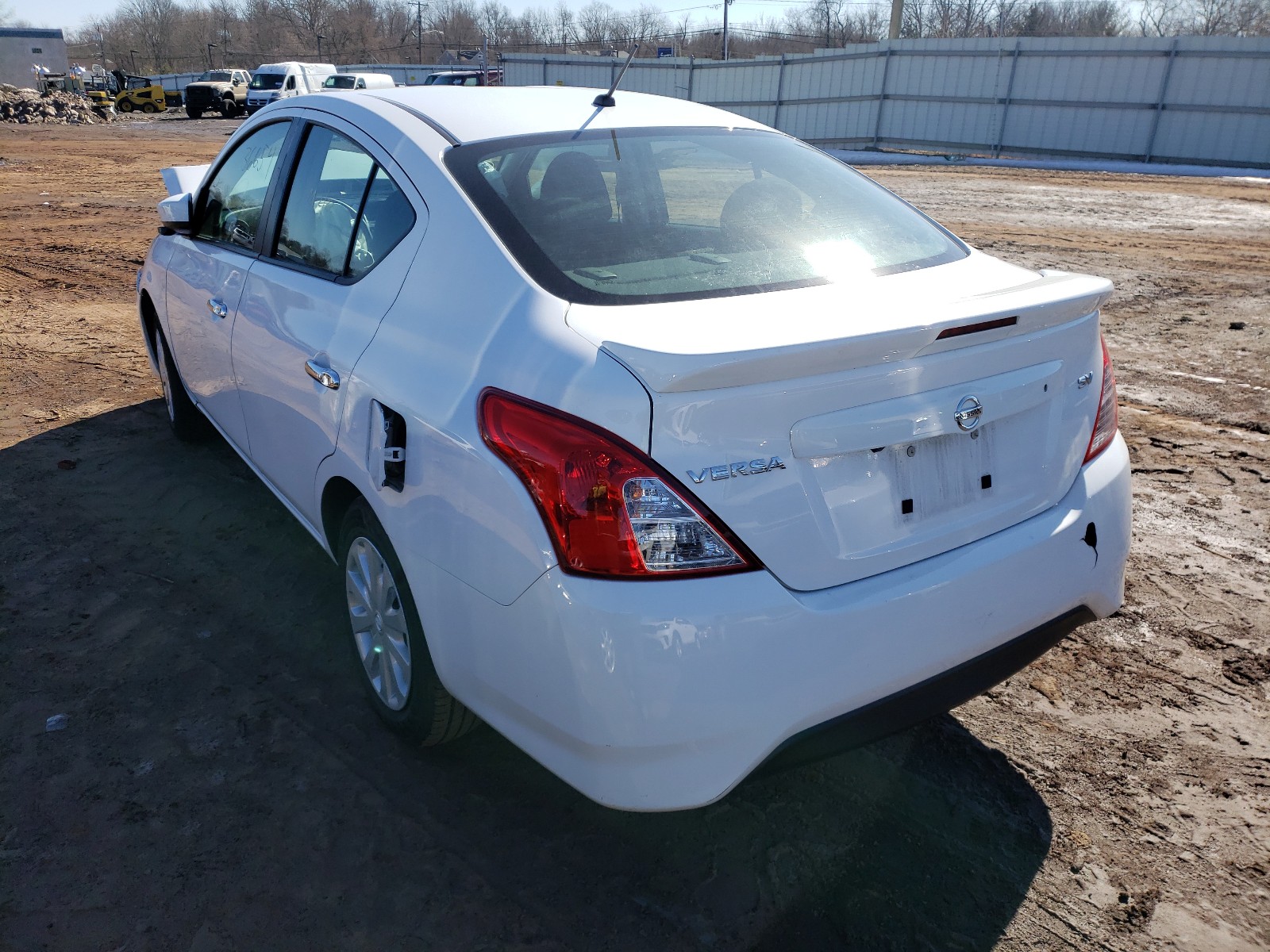 Photo 2 VIN: 3N1CN7AP9KL864587 - NISSAN VERSA S 