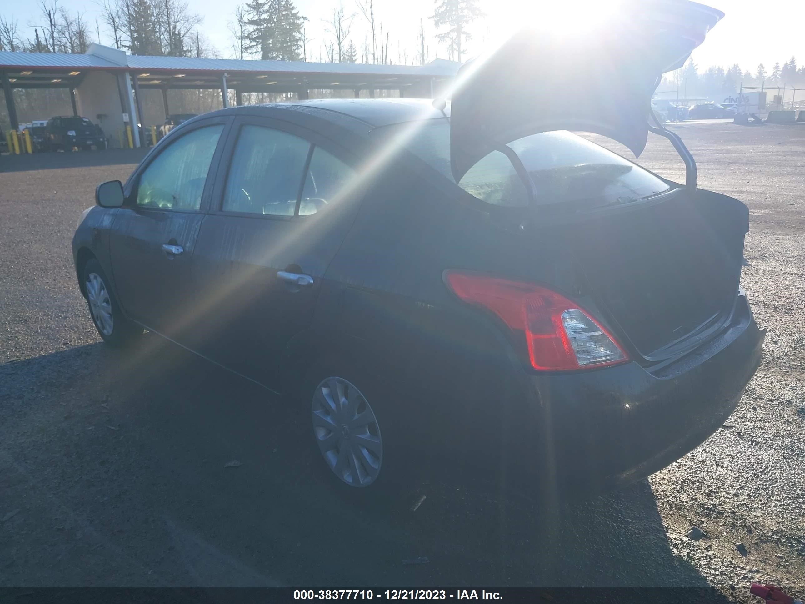 Photo 2 VIN: 3N1CN7APXCL818445 - NISSAN VERSA 