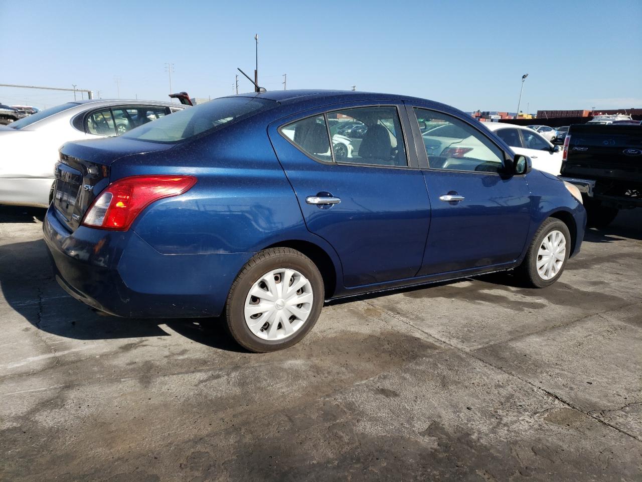 Photo 2 VIN: 3N1CN7APXCL825895 - NISSAN VERSA 