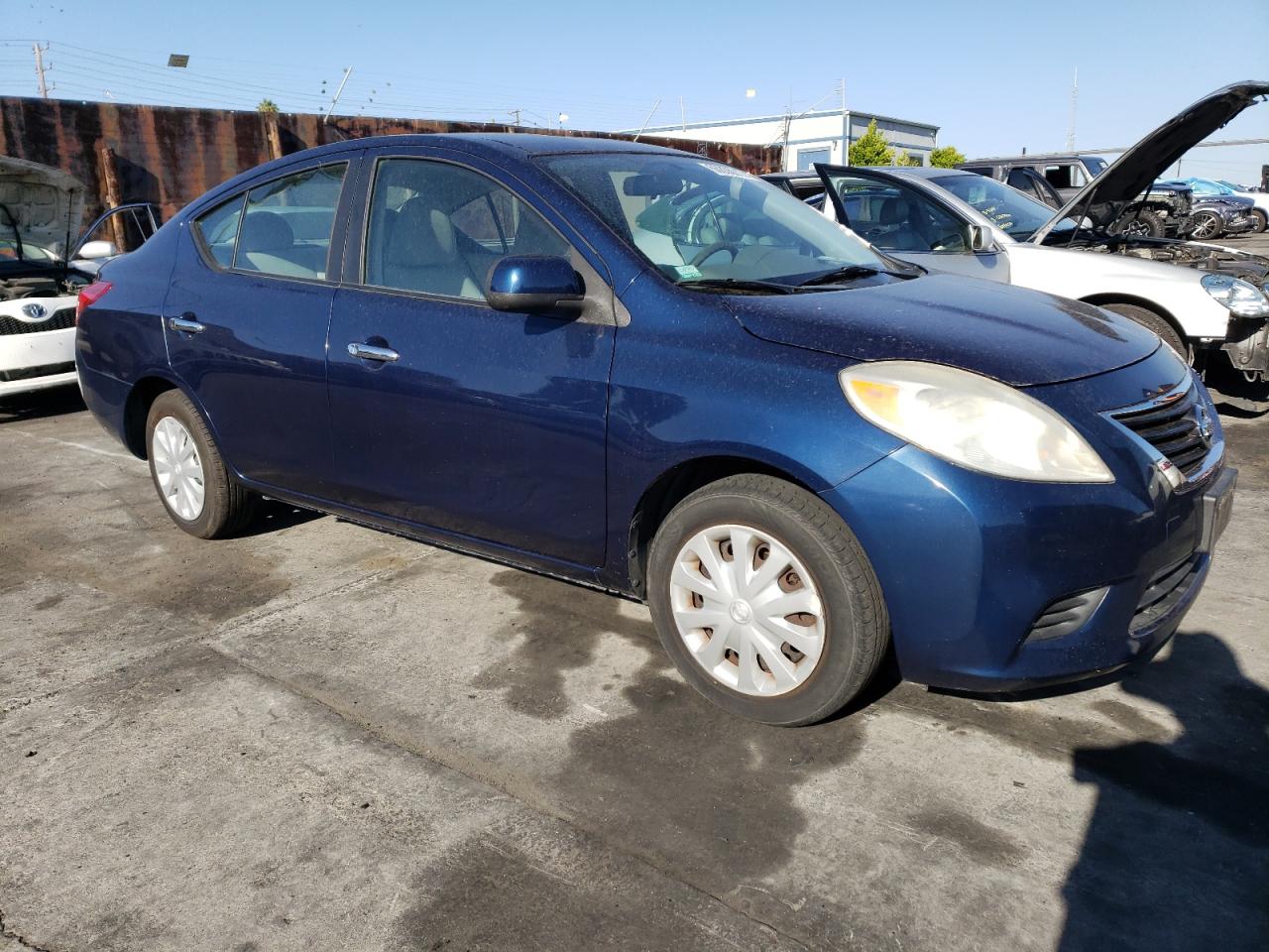 Photo 3 VIN: 3N1CN7APXCL825895 - NISSAN VERSA 