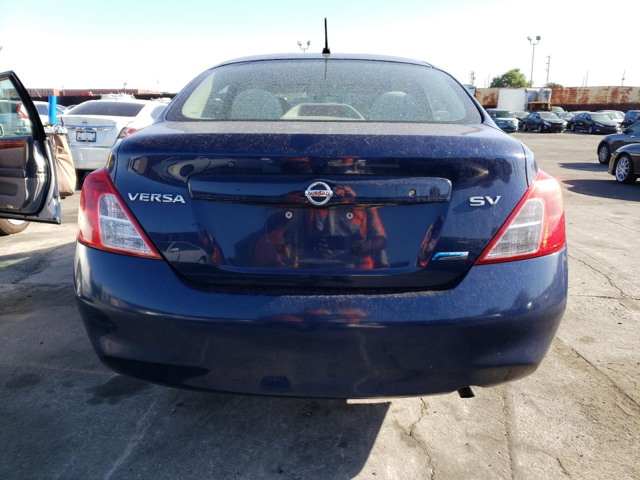 Photo 5 VIN: 3N1CN7APXCL825895 - NISSAN VERSA 