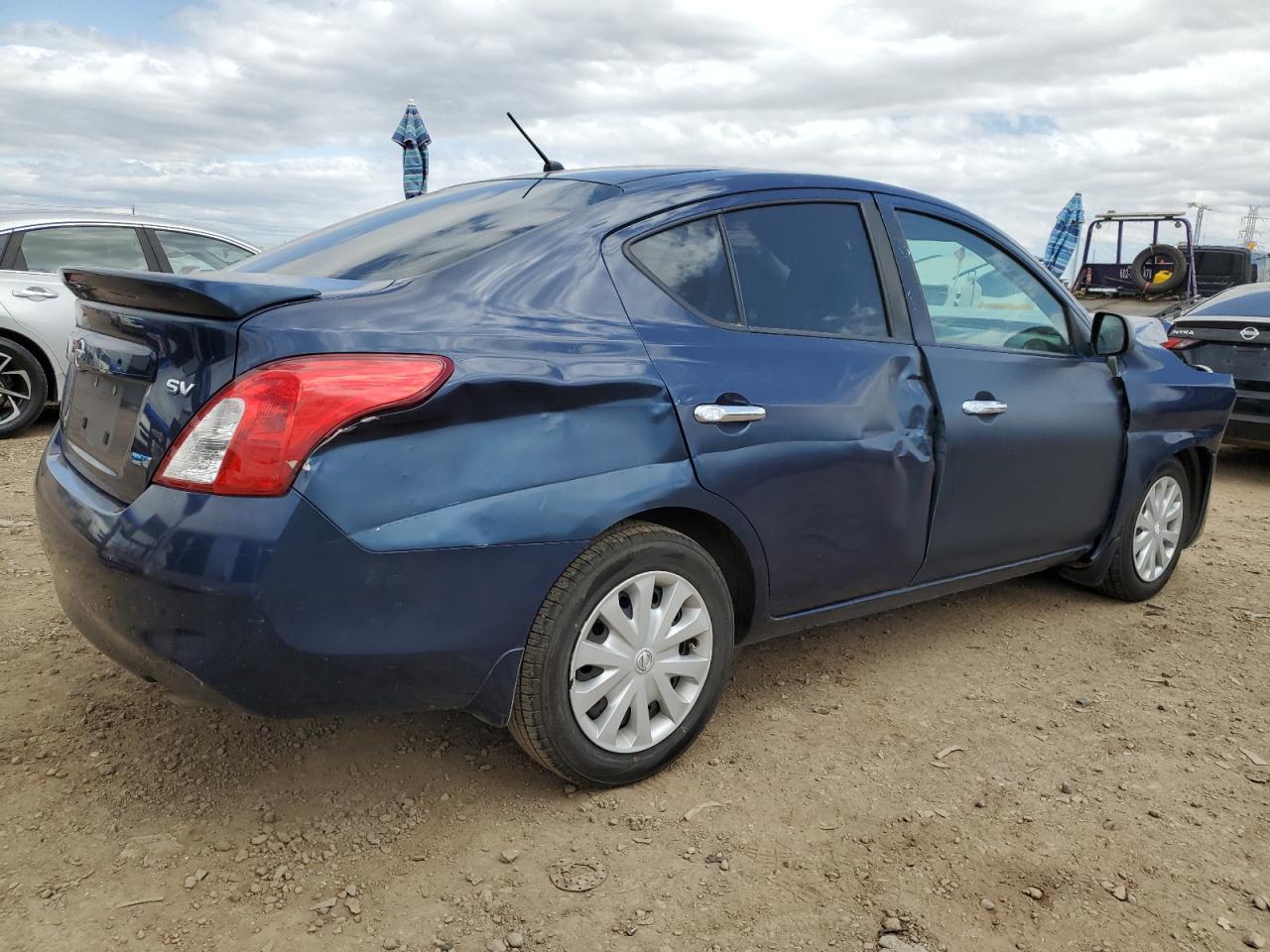 Photo 2 VIN: 3N1CN7APXEL809215 - NISSAN VERSA 