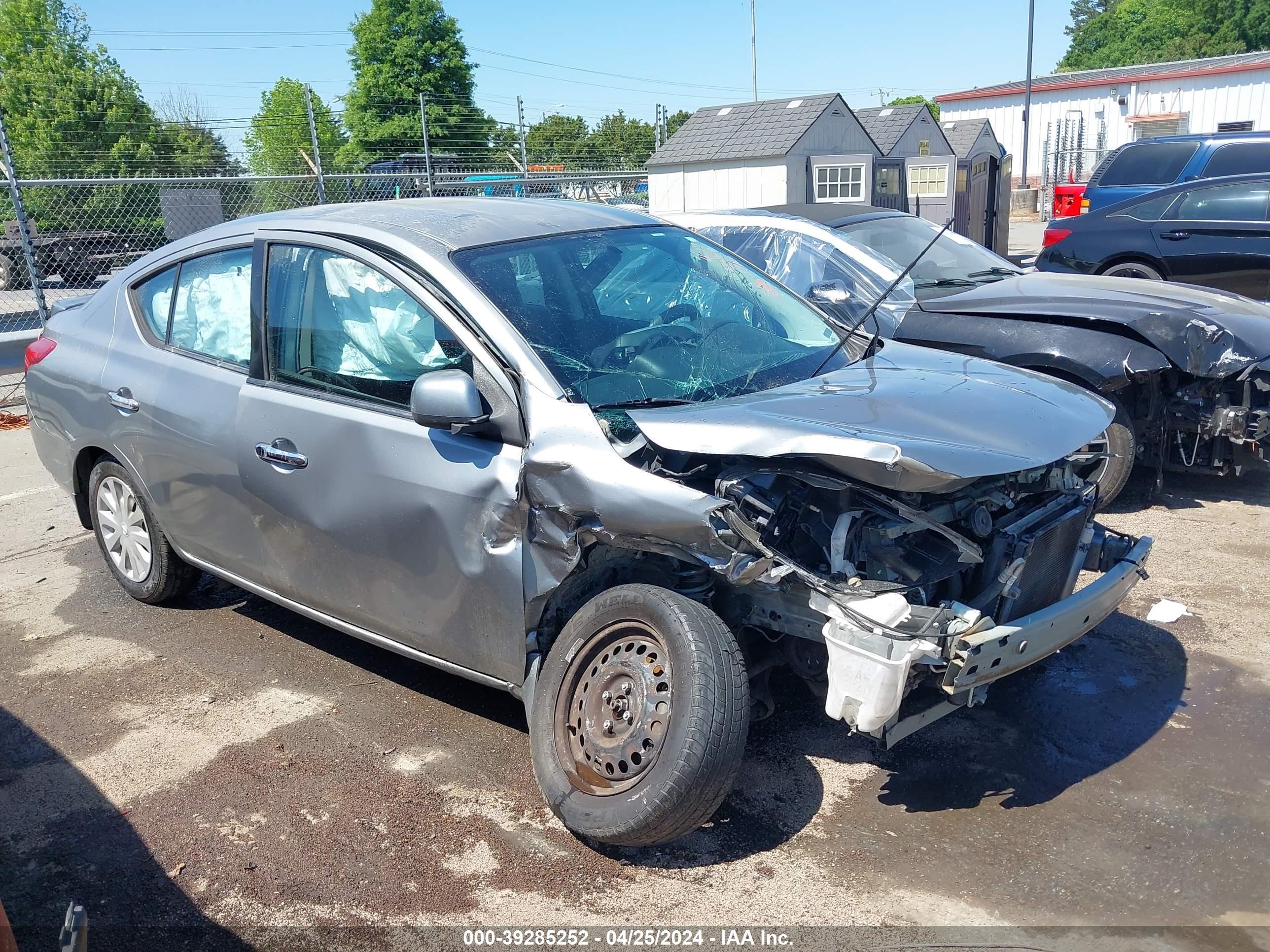 Photo 11 VIN: 3N1CN7APXEL815726 - NISSAN VERSA 