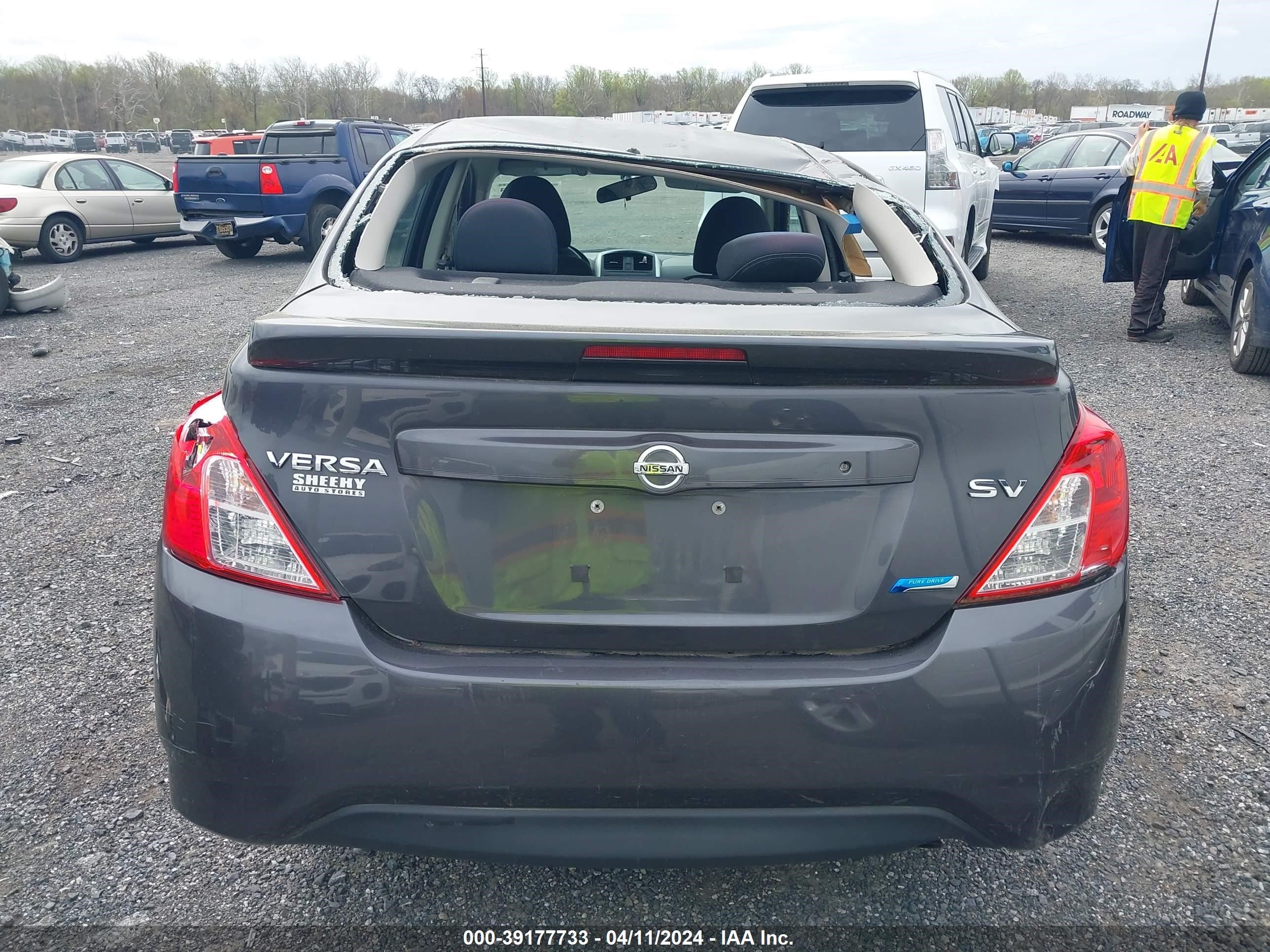 Photo 15 VIN: 3N1CN7APXFL810379 - NISSAN VERSA 