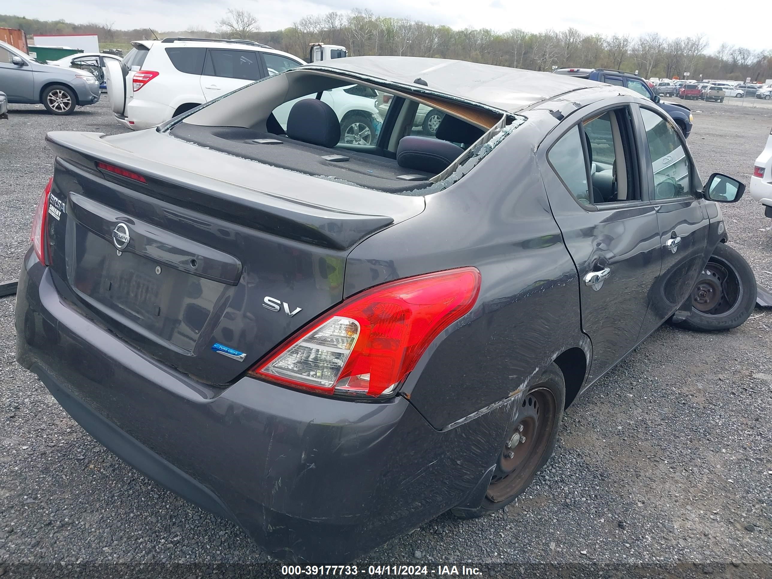 Photo 3 VIN: 3N1CN7APXFL810379 - NISSAN VERSA 