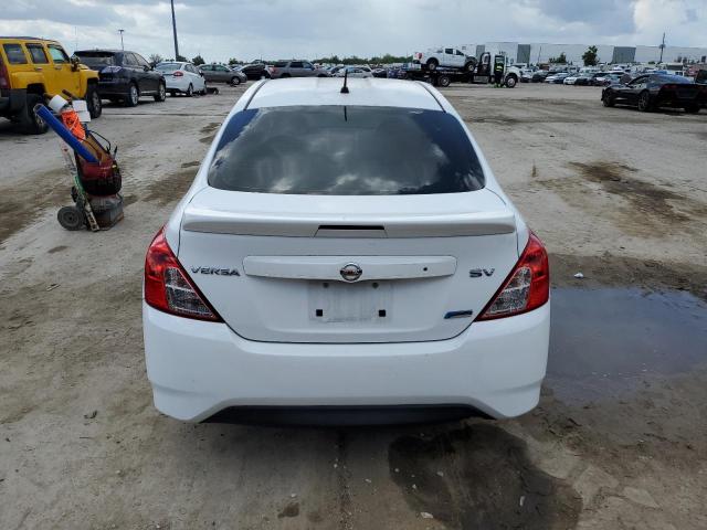 Photo 5 VIN: 3N1CN7APXFL881632 - NISSAN VERSA S 