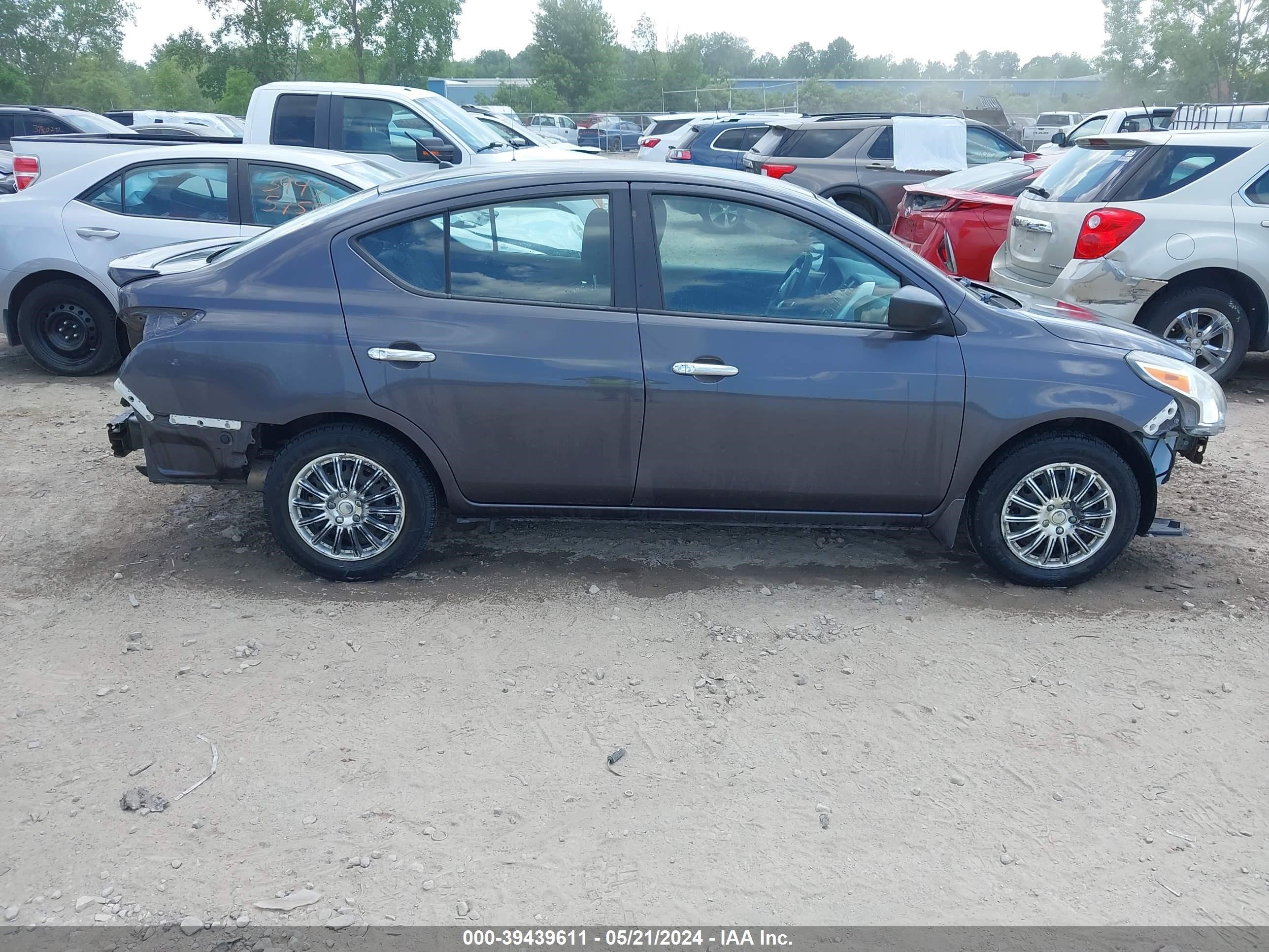 Photo 13 VIN: 3N1CN7APXFL906612 - NISSAN VERSA 