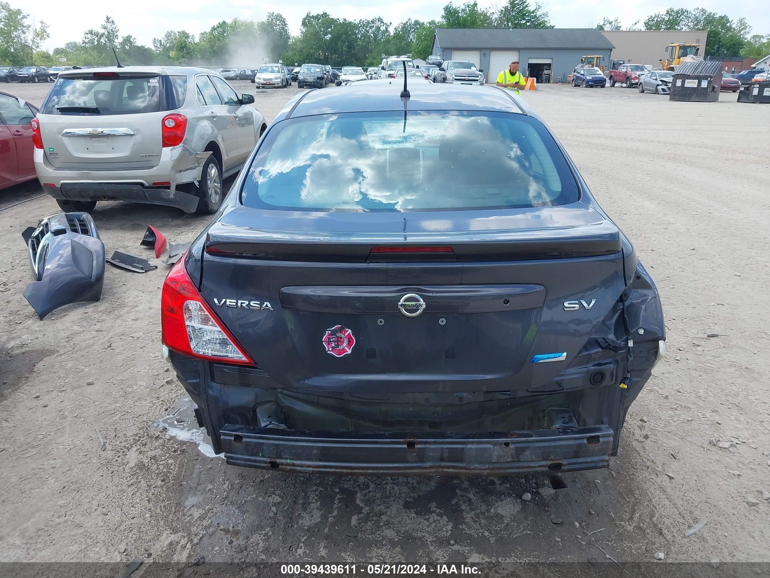 Photo 16 VIN: 3N1CN7APXFL906612 - NISSAN VERSA 