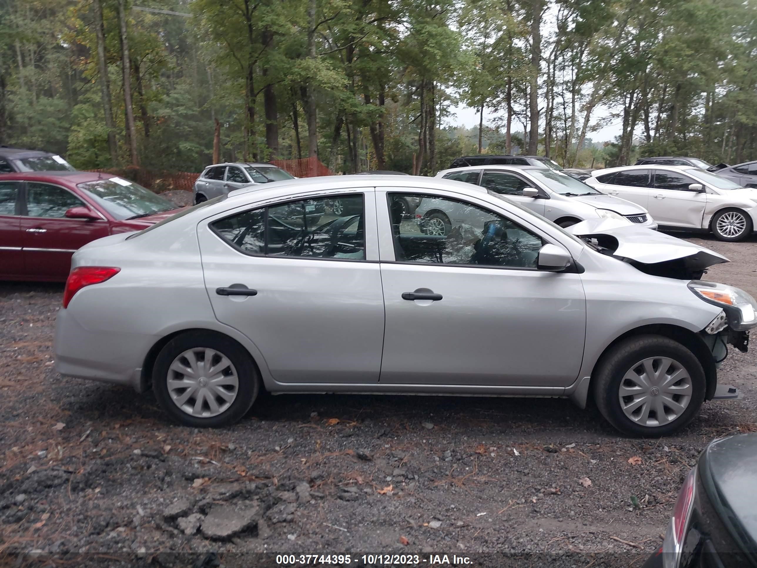 Photo 12 VIN: 3N1CN7APXGL827250 - NISSAN VERSA 