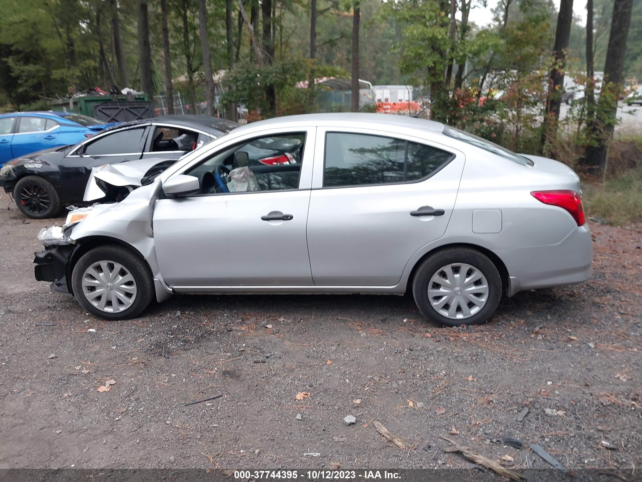 Photo 13 VIN: 3N1CN7APXGL827250 - NISSAN VERSA 