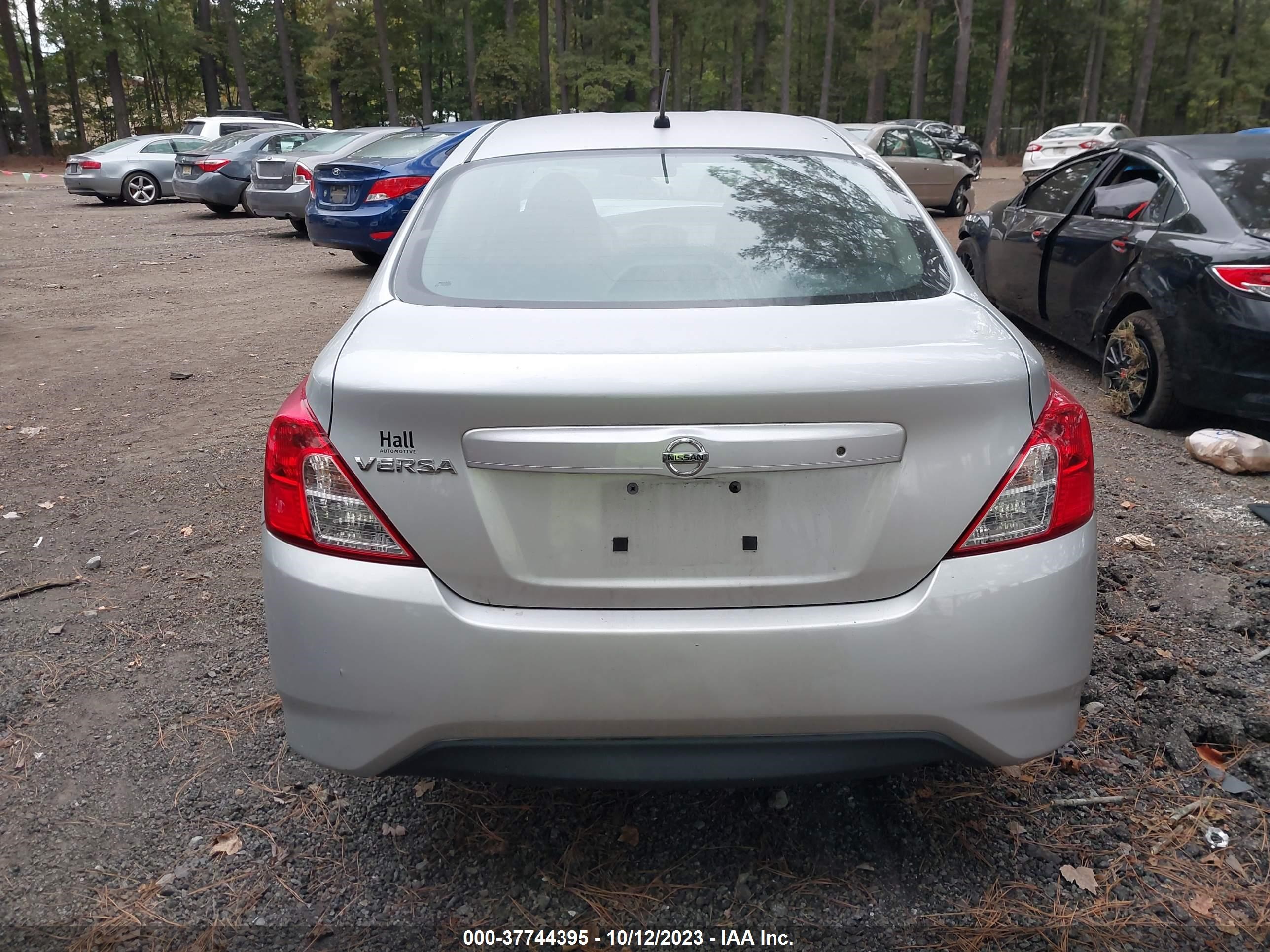 Photo 15 VIN: 3N1CN7APXGL827250 - NISSAN VERSA 