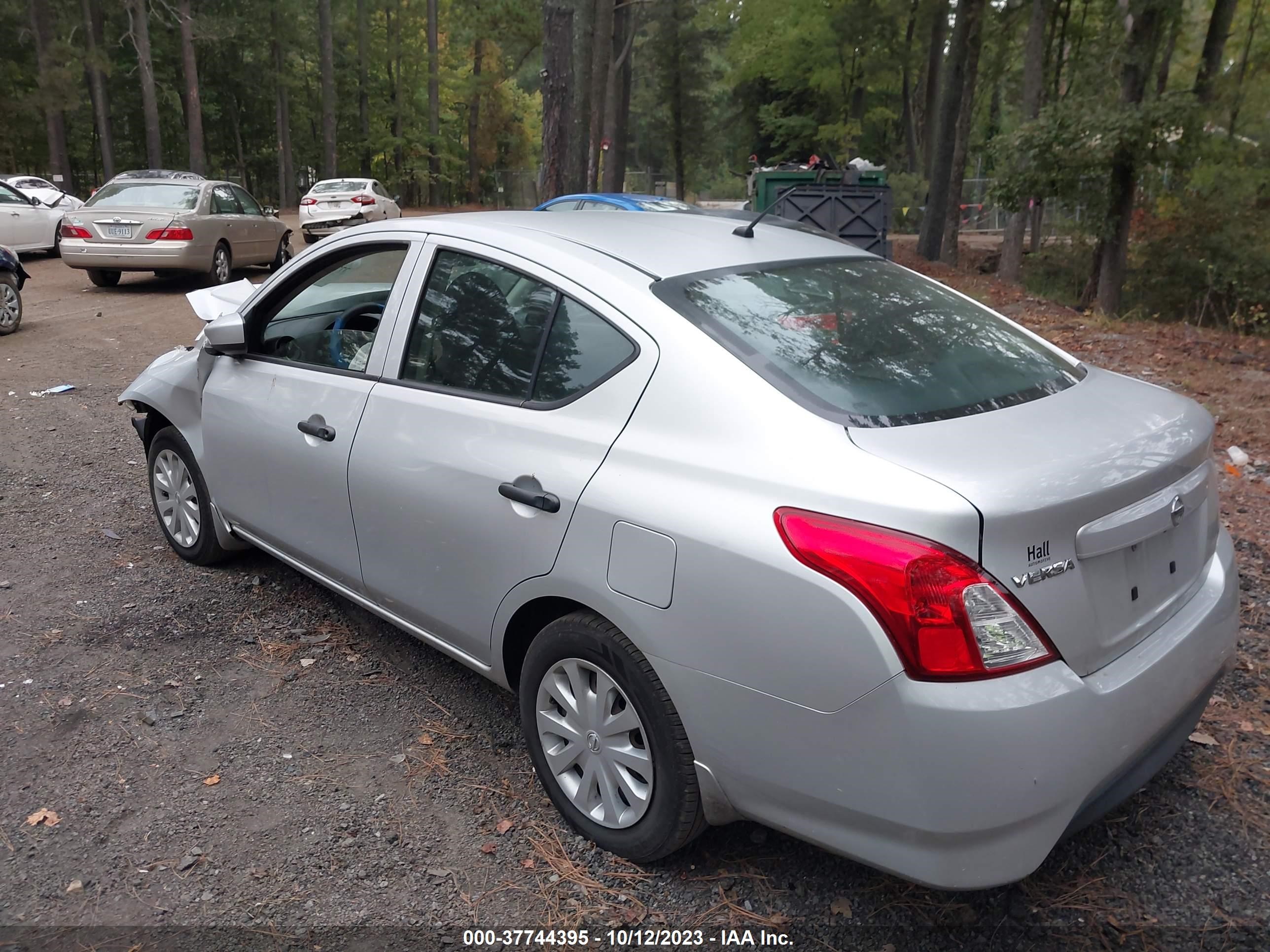 Photo 2 VIN: 3N1CN7APXGL827250 - NISSAN VERSA 