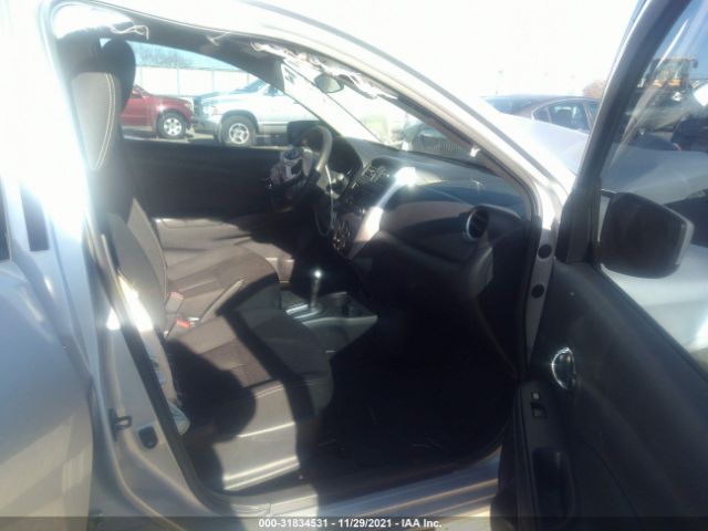 Photo 4 VIN: 3N1CN7APXGL863892 - NISSAN VERSA 