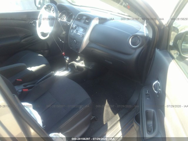 Photo 4 VIN: 3N1CN7APXHK415952 - NISSAN VERSA SEDAN 