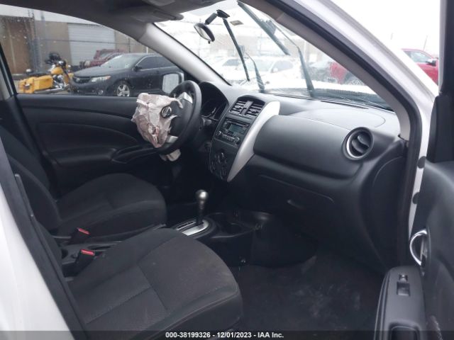 Photo 4 VIN: 3N1CN7APXHK441984 - NISSAN VERSA 