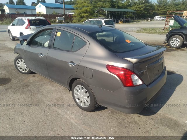 Photo 2 VIN: 3N1CN7APXHK450572 - NISSAN VERSA SEDAN 