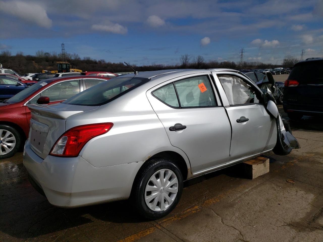 Photo 2 VIN: 3N1CN7APXHL820770 - NISSAN VERSA 