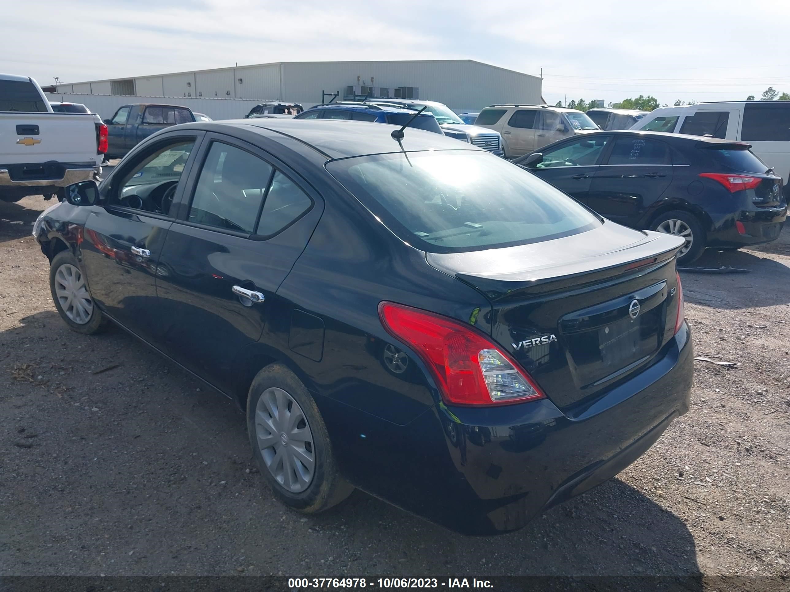 Photo 2 VIN: 3N1CN7APXHL878099 - NISSAN VERSA 