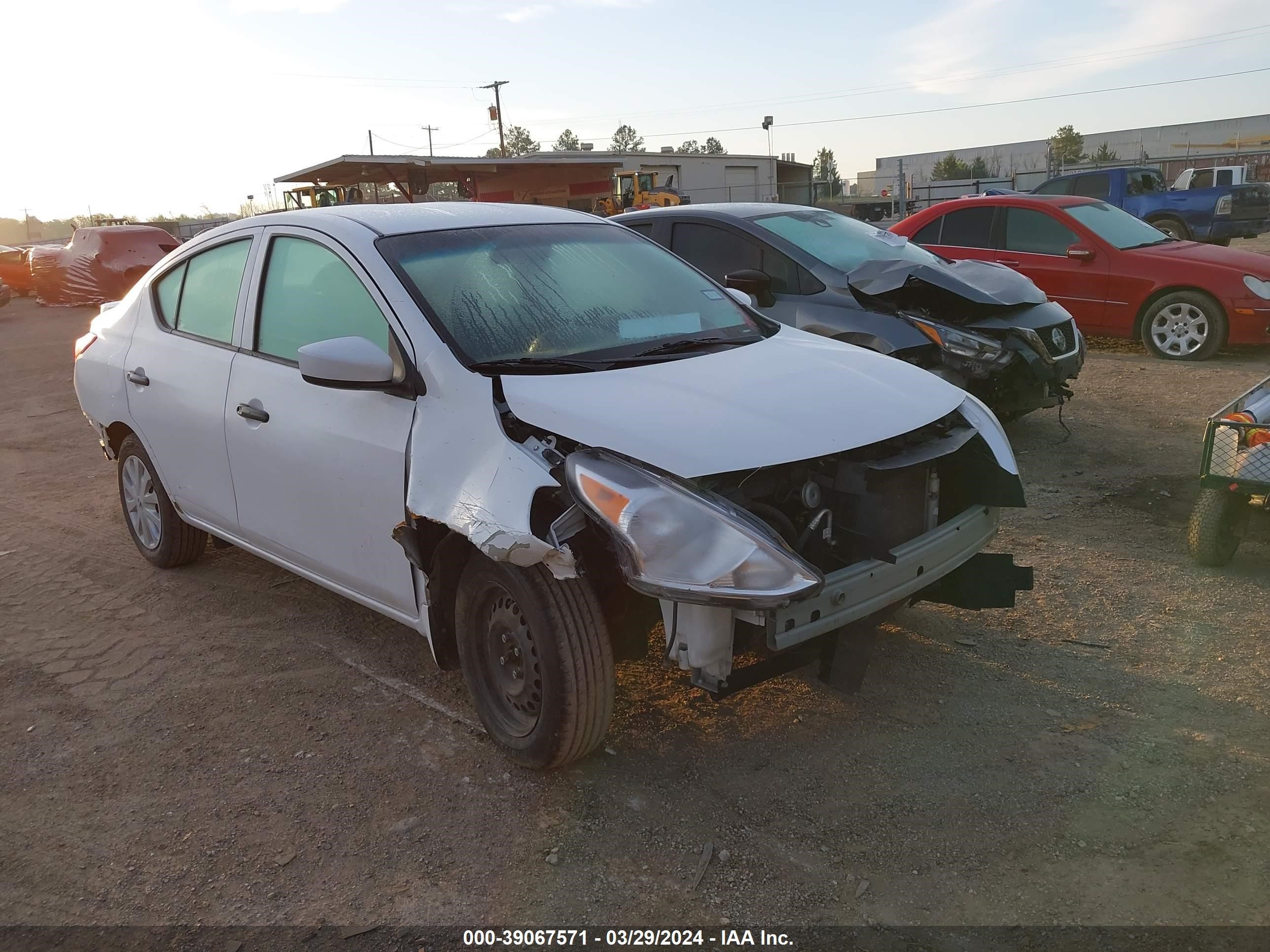 Photo 0 VIN: 3N1CN7APXHL903261 - NISSAN VERSA 