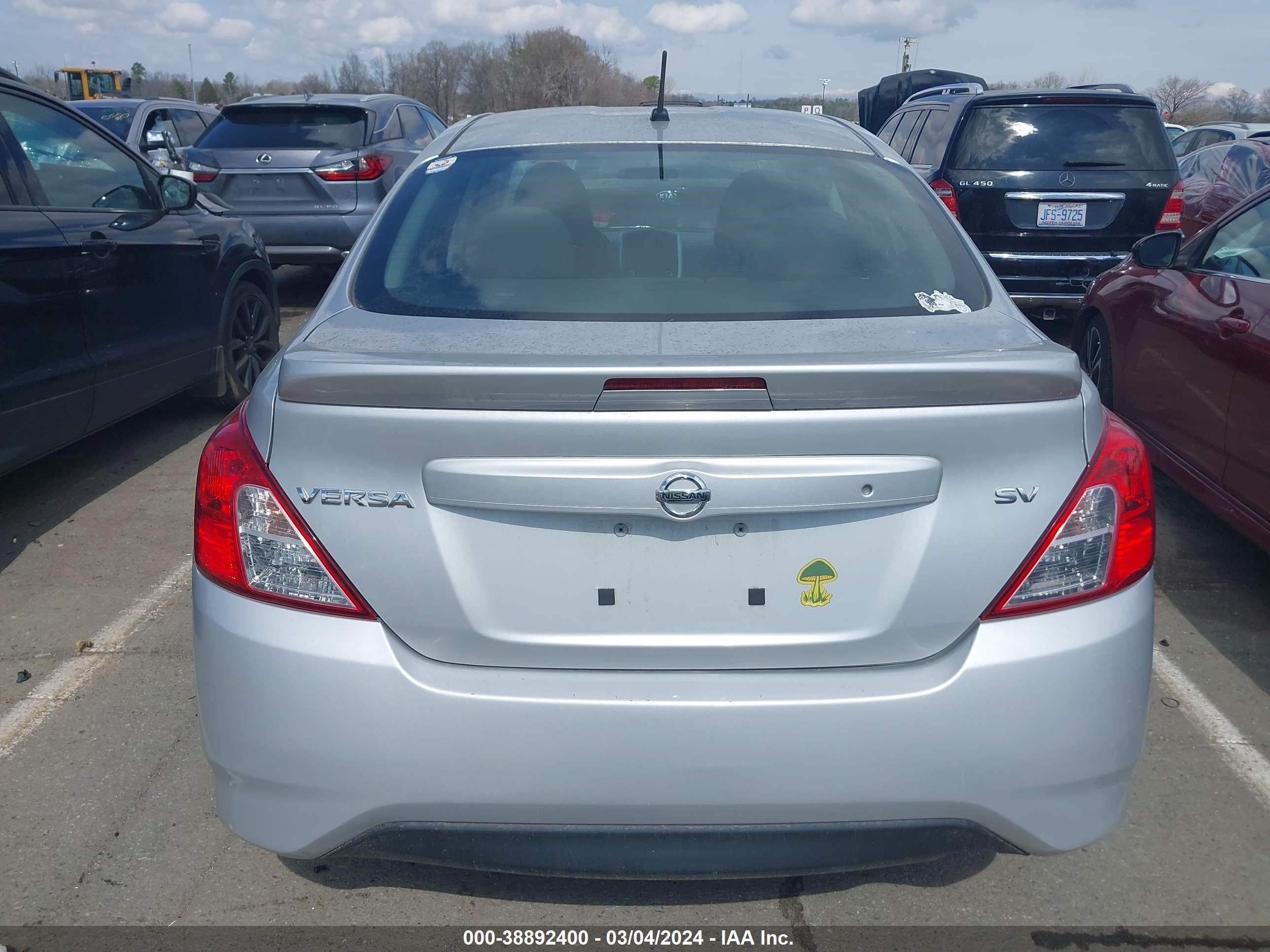 Photo 15 VIN: 3N1CN7APXJK397135 - NISSAN VERSA 