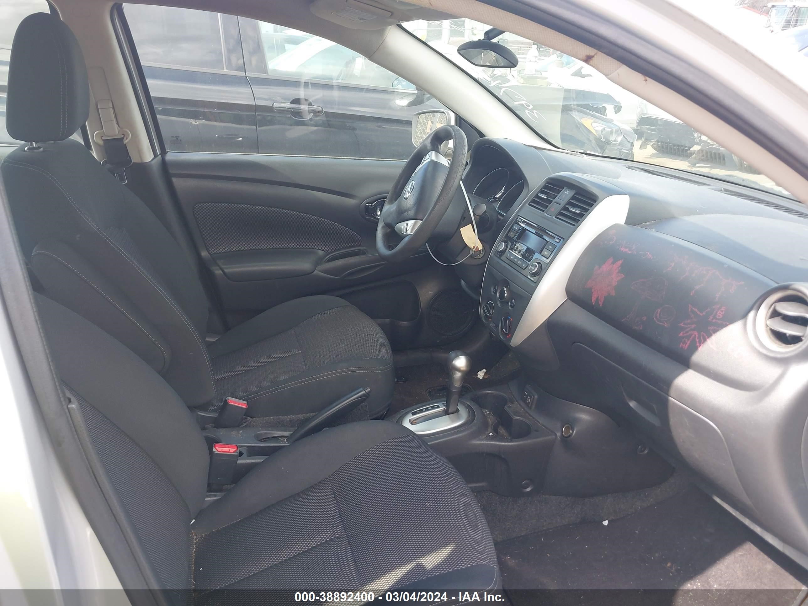 Photo 4 VIN: 3N1CN7APXJK397135 - NISSAN VERSA 