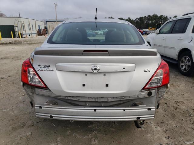 Photo 5 VIN: 3N1CN7APXJK400129 - NISSAN VERSA S 