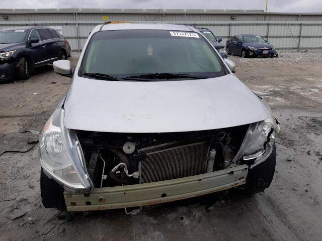 Photo 4 VIN: 3N1CN7APXJL800542 - NISSAN VERSA S 