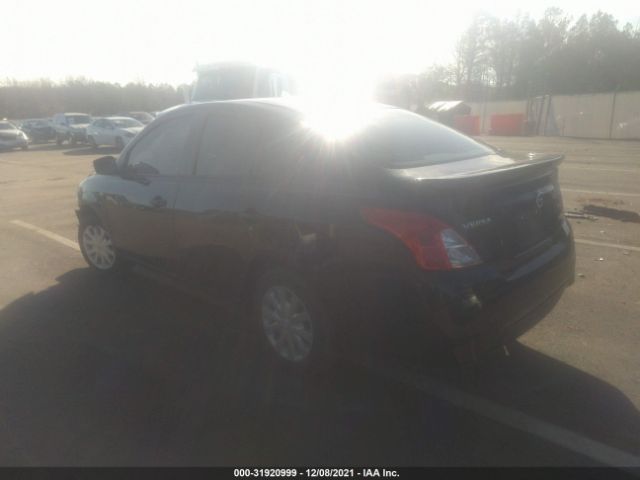 Photo 2 VIN: 3N1CN7APXJL802713 - NISSAN VERSA SEDAN 