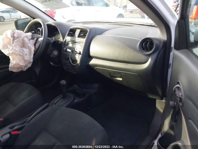 Photo 4 VIN: 3N1CN7APXJL805983 - NISSAN VERSA 