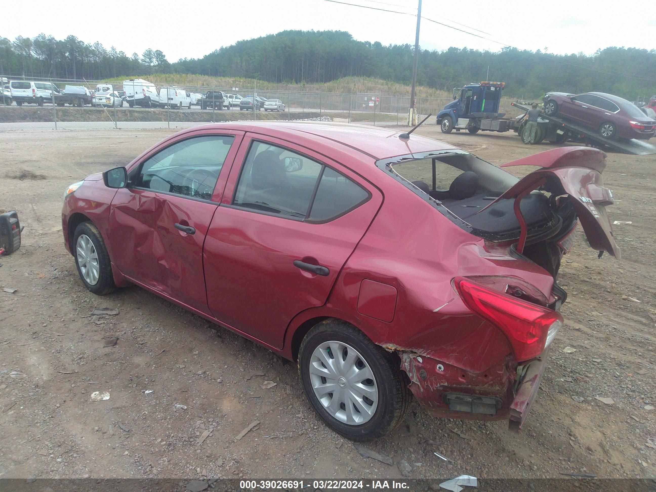 Photo 2 VIN: 3N1CN7APXJL806339 - NISSAN VERSA 