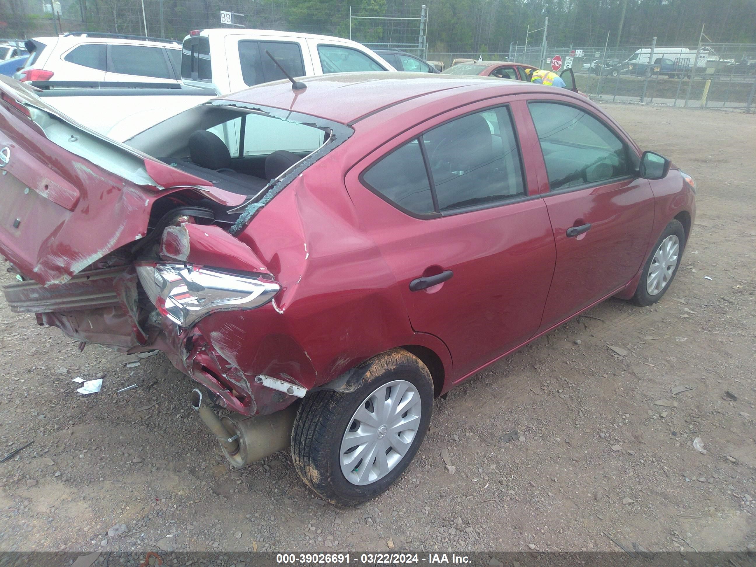 Photo 3 VIN: 3N1CN7APXJL806339 - NISSAN VERSA 