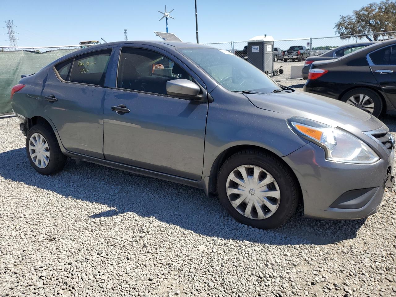 Photo 3 VIN: 3N1CN7APXJL806390 - NISSAN VERSA 