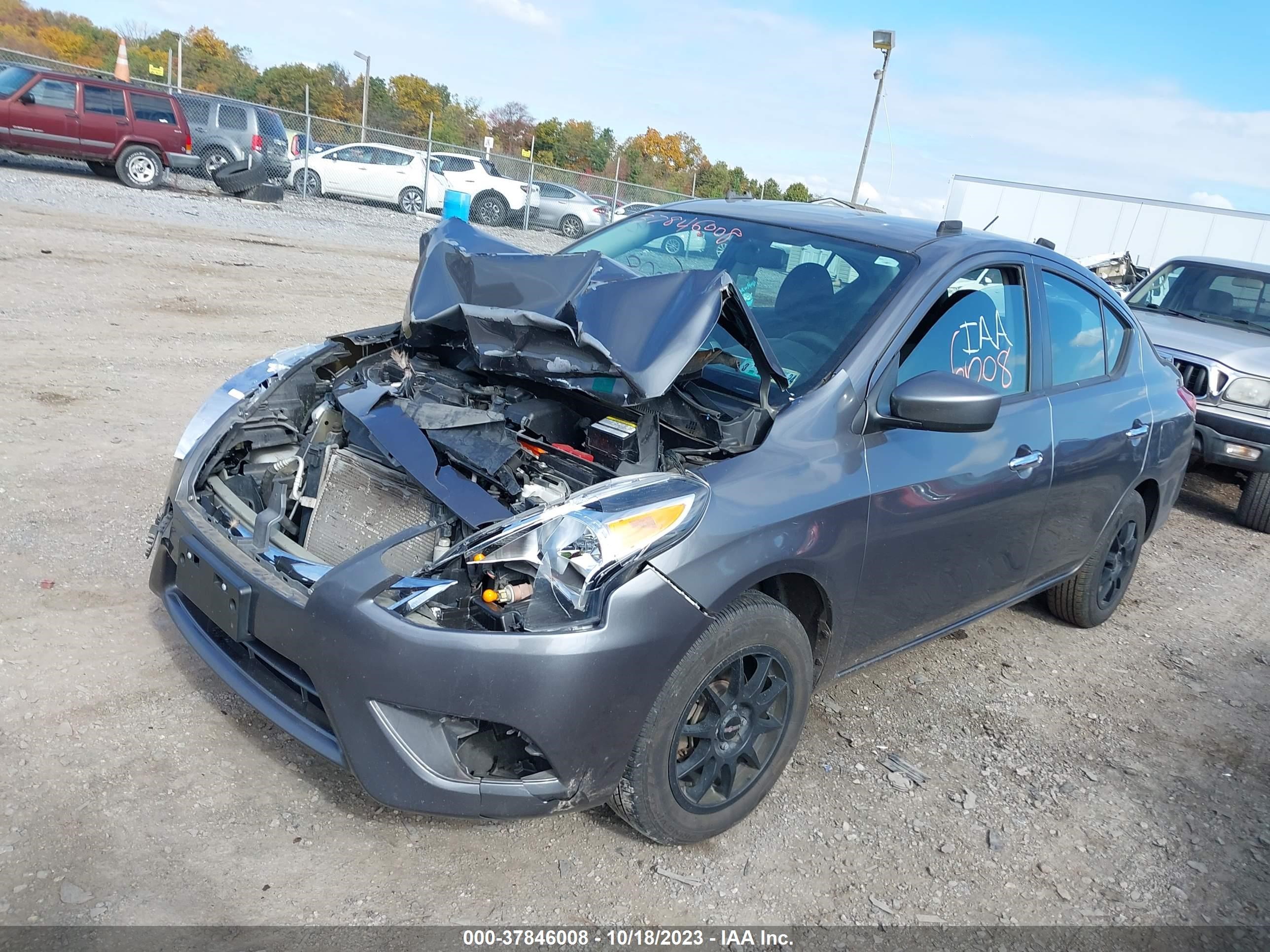 Photo 1 VIN: 3N1CN7APXJL810472 - NISSAN VERSA 