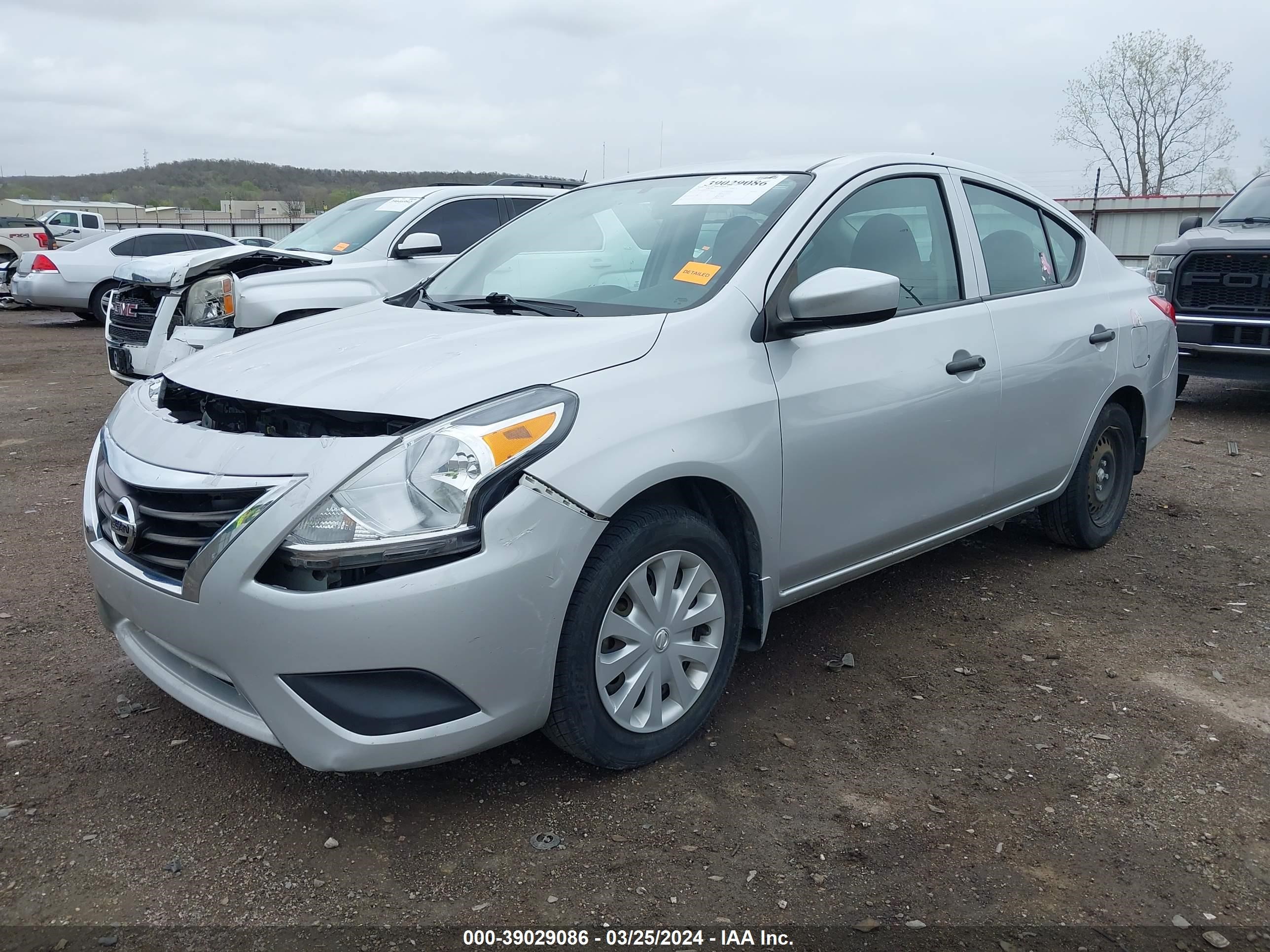 Photo 1 VIN: 3N1CN7APXJL814635 - NISSAN VERSA 