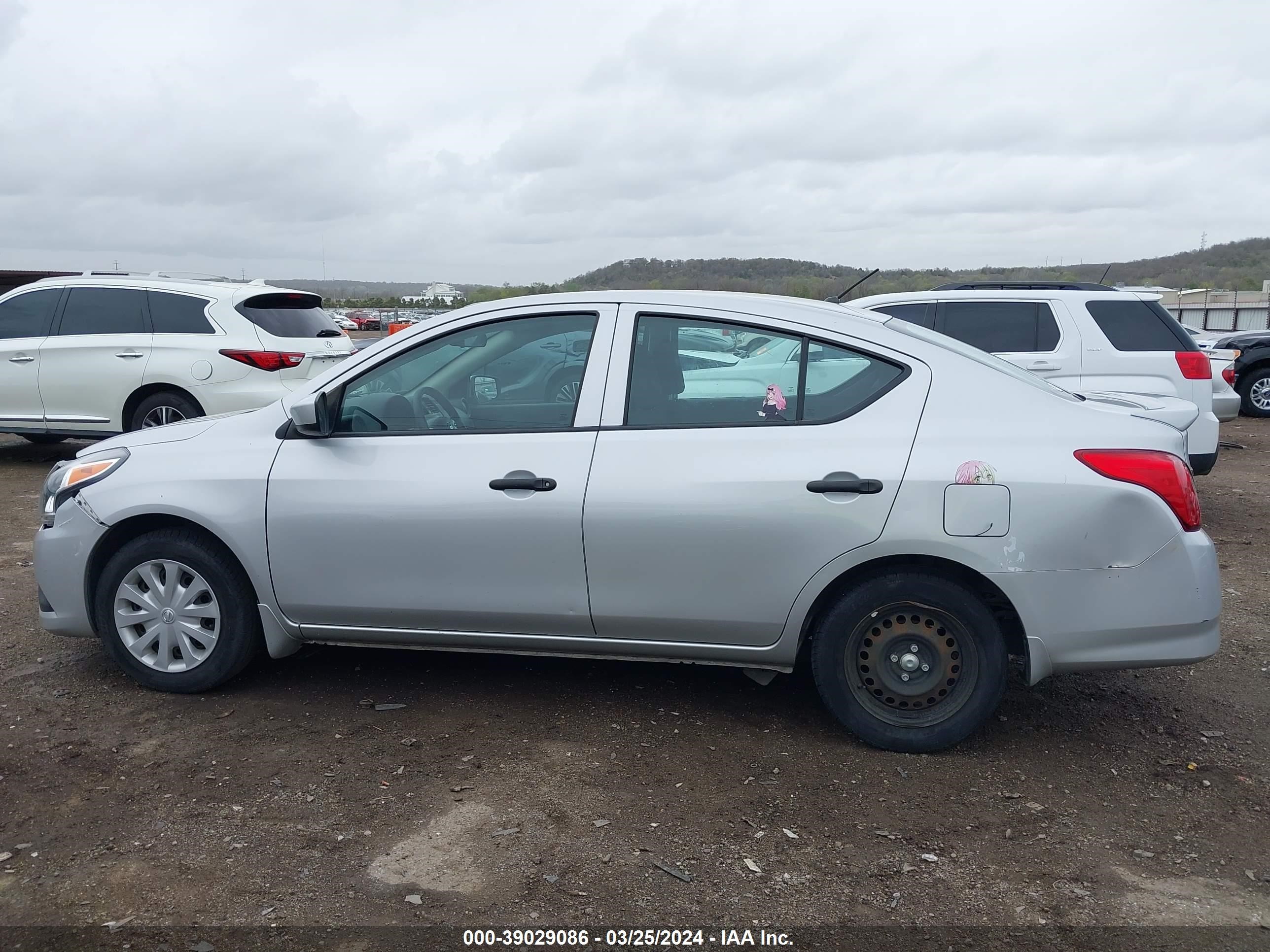 Photo 13 VIN: 3N1CN7APXJL814635 - NISSAN VERSA 