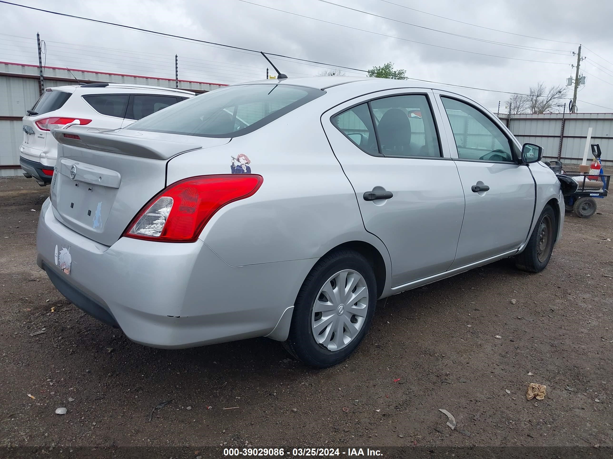 Photo 3 VIN: 3N1CN7APXJL814635 - NISSAN VERSA 