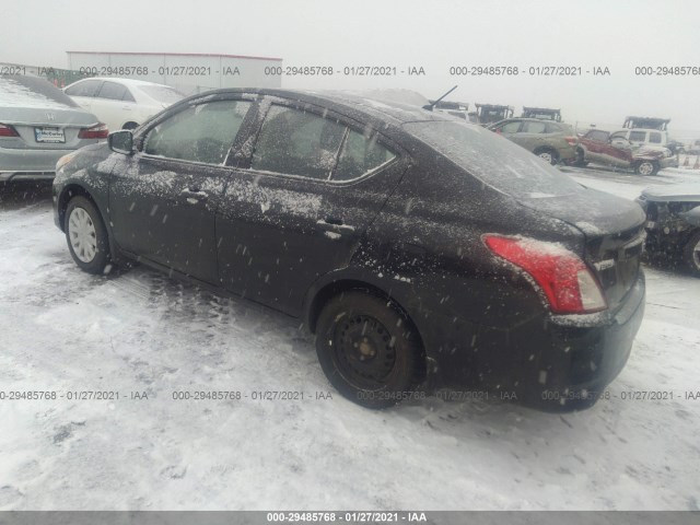 Photo 2 VIN: 3N1CN7APXJL818801 - NISSAN VERSA SEDAN 