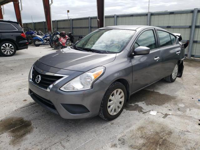 Photo 1 VIN: 3N1CN7APXJL822556 - NISSAN VERSA S 