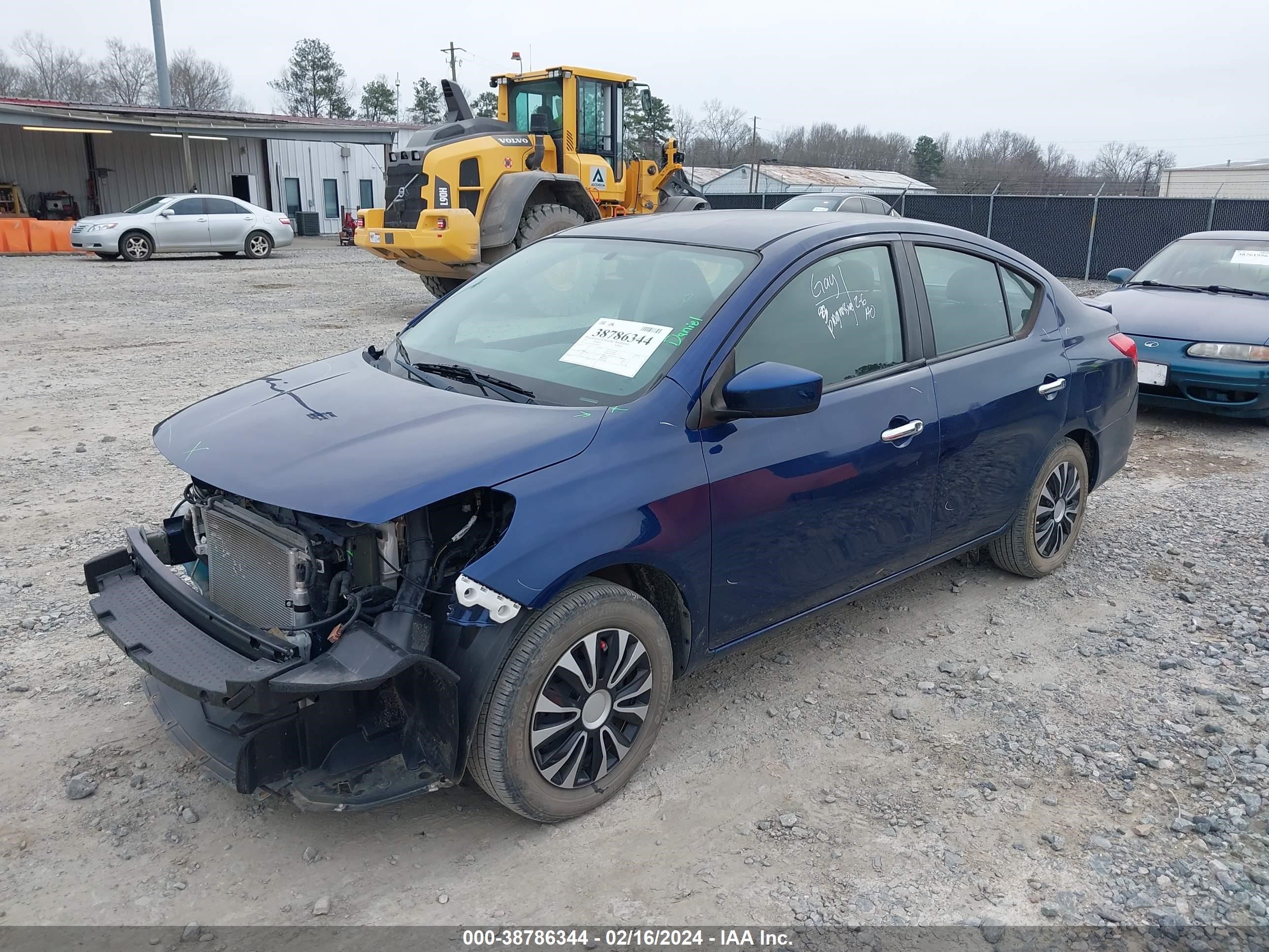 Photo 1 VIN: 3N1CN7APXJL830060 - NISSAN VERSA 