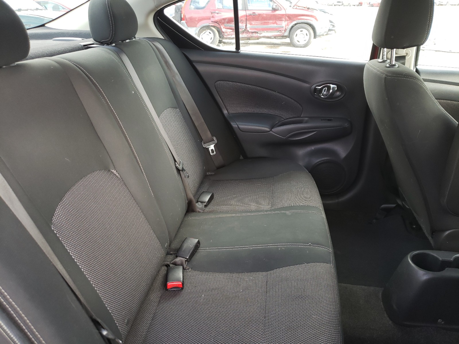 Photo 5 VIN: 3N1CN7APXJL831449 - NISSAN VERSA S 