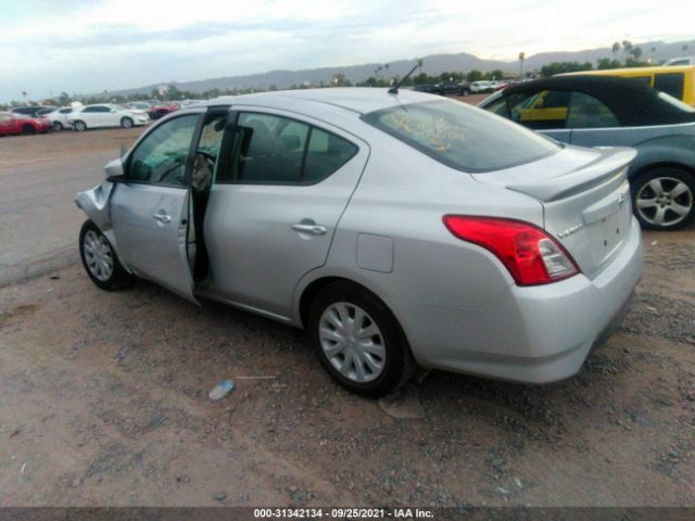 Photo 2 VIN: 3N1CN7APXJL852995 - NISSAN VERSA SEDAN 