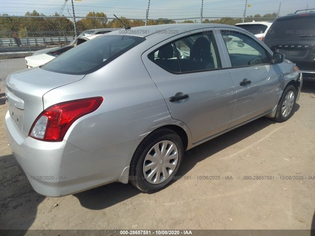 Photo 3 VIN: 3N1CN7APXJL858828 - NISSAN VERSA SEDAN 